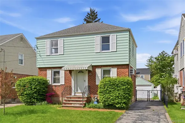 325 White Road, Mineola, NY 11501