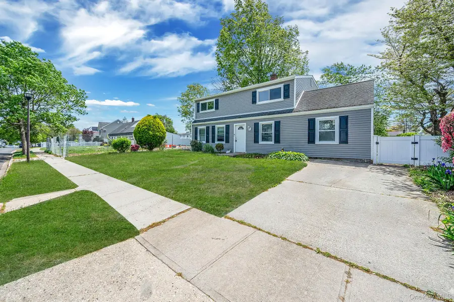 48 Hollyhock Road, Levittown, NY 11756 - #3