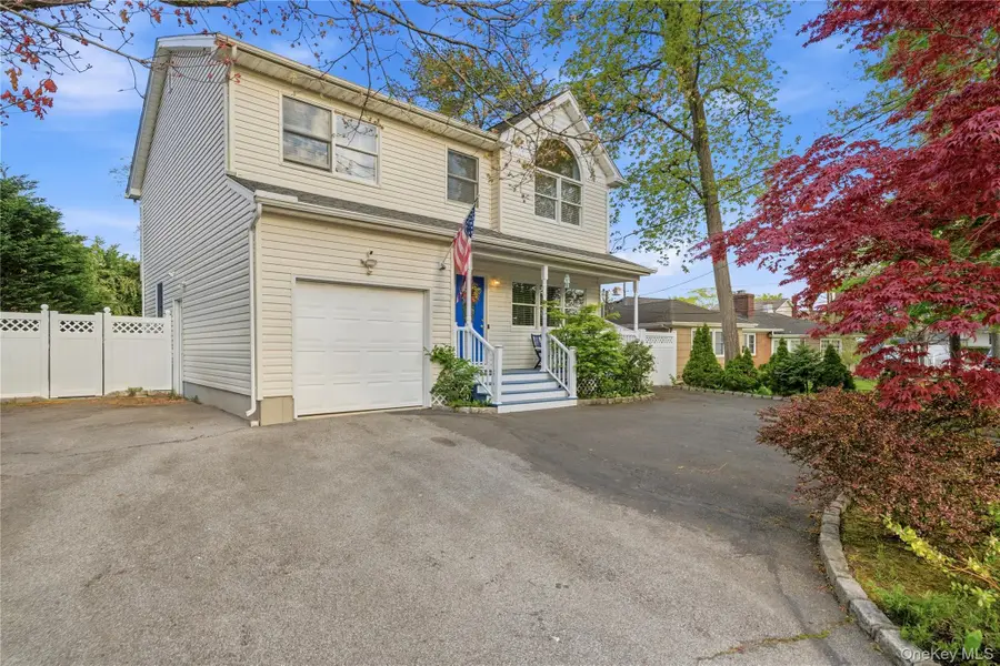 695 Higbie Lane, West Islip, NY 11795 - #2