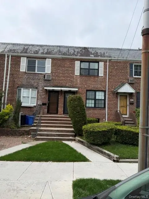 15822 Powells Cove Boulevard, Whitestone, NY 11357
