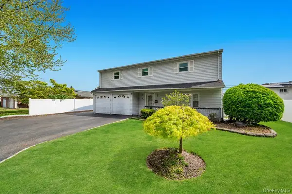 32 Beverly Street, Islip, NY 11751