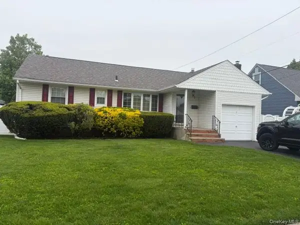 53 Colonial Drive, Farmingdale, NY 11735