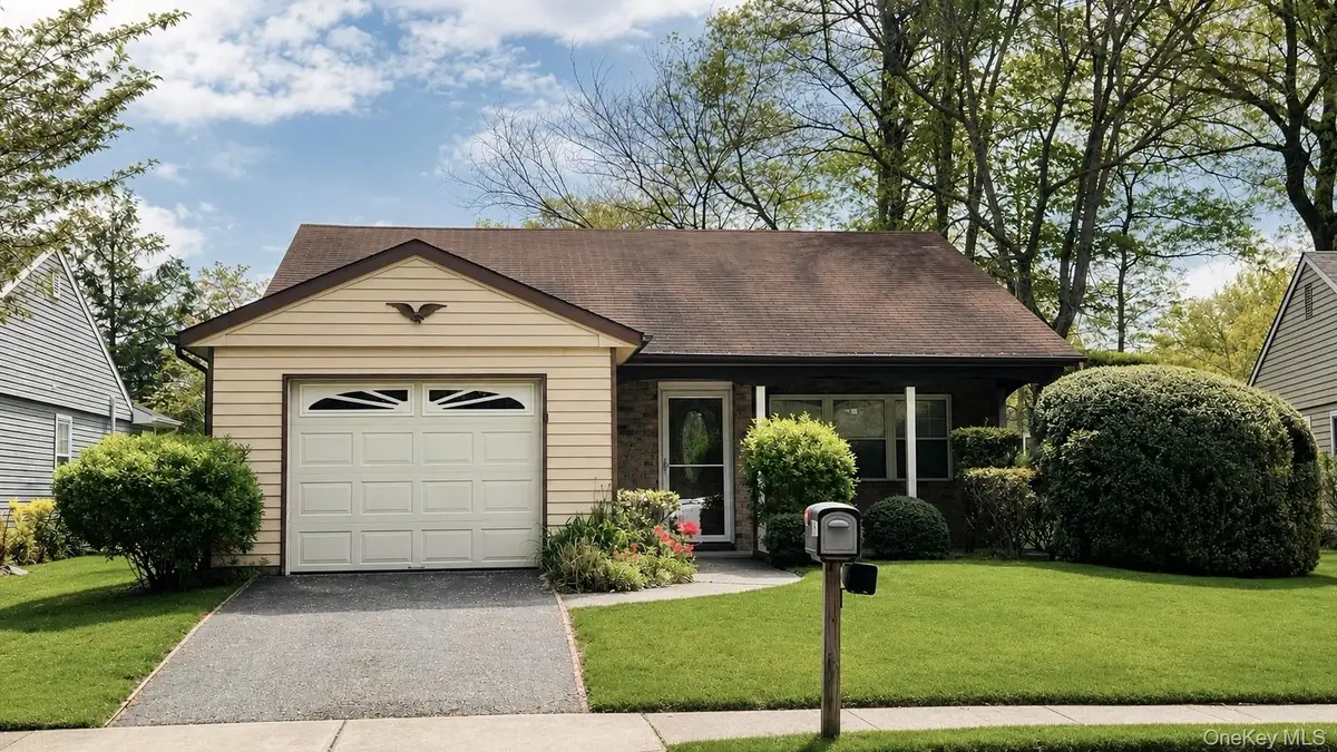 257 Edinburgh Drive, Ridge, NY 11961 - #1