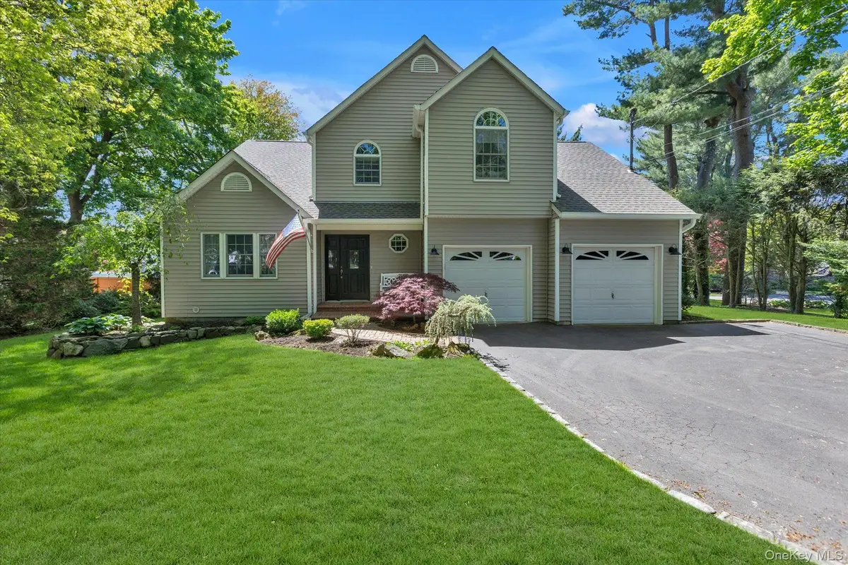 17 Claire Avenue, Huntington Station, NY 11746 - #1