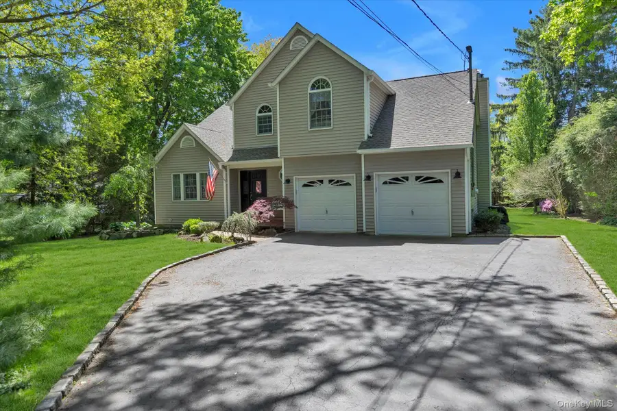 17 Claire Avenue, Huntington Station, NY 11746 - #2