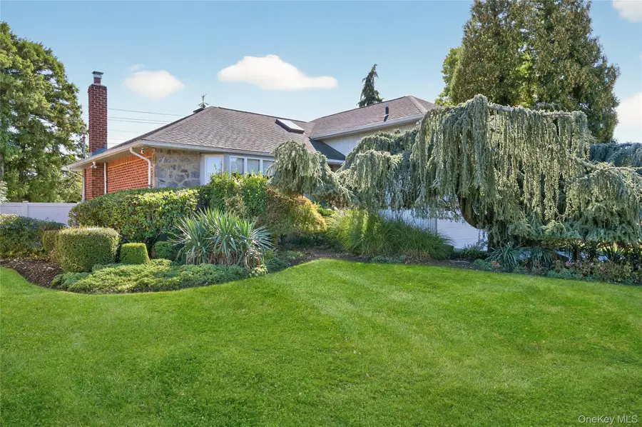 11 Sunbeam Road, Syosset, NY 11791 - #3