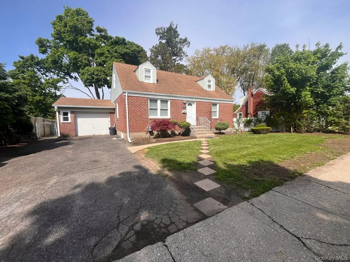 245 Warren Street, Uniondale, NY 11553 - #1