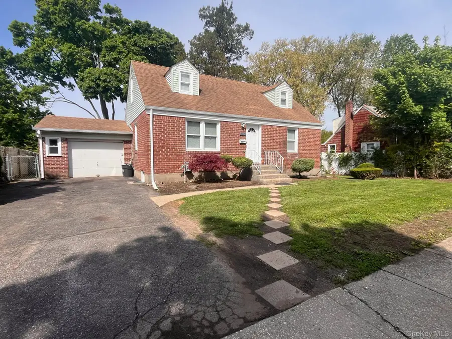 245 Warren Street, Uniondale, NY 11553 - #2
