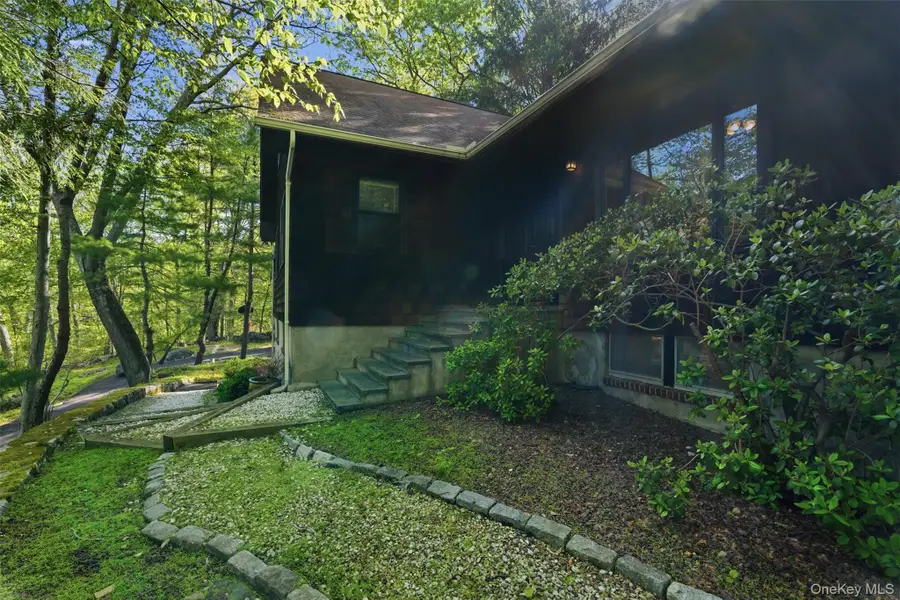 8 Upper Shad Road, Pound Ridge, NY 10576 - #3