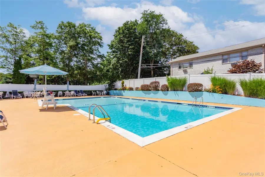 21 Tohee Place #2B, Islip, NY 11751 - #3
