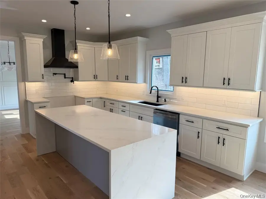 1 Lotto Court, Lake Grove, NY 11755 - #3
