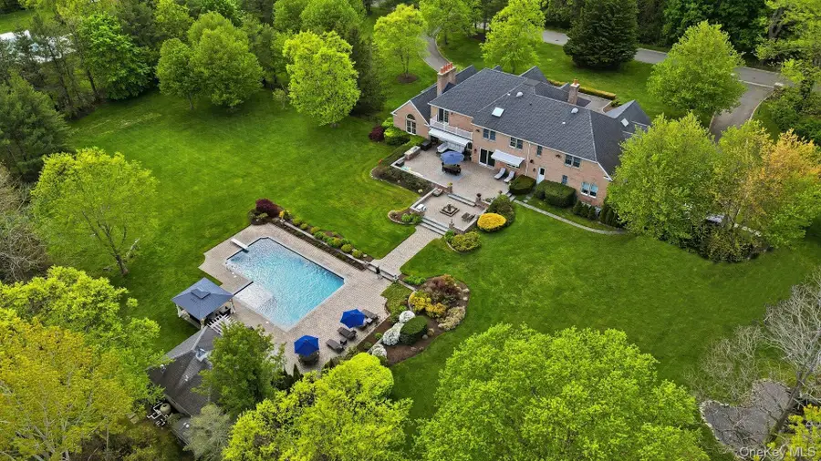 5 Westwood Court, Muttontown, NY 11545 - #3