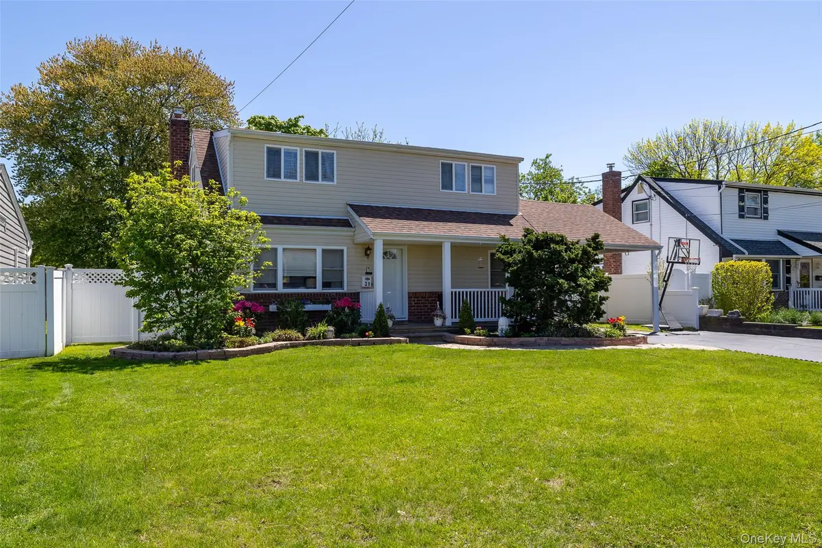 31 Jean Drive, North Babylon, NY 11703 - #1