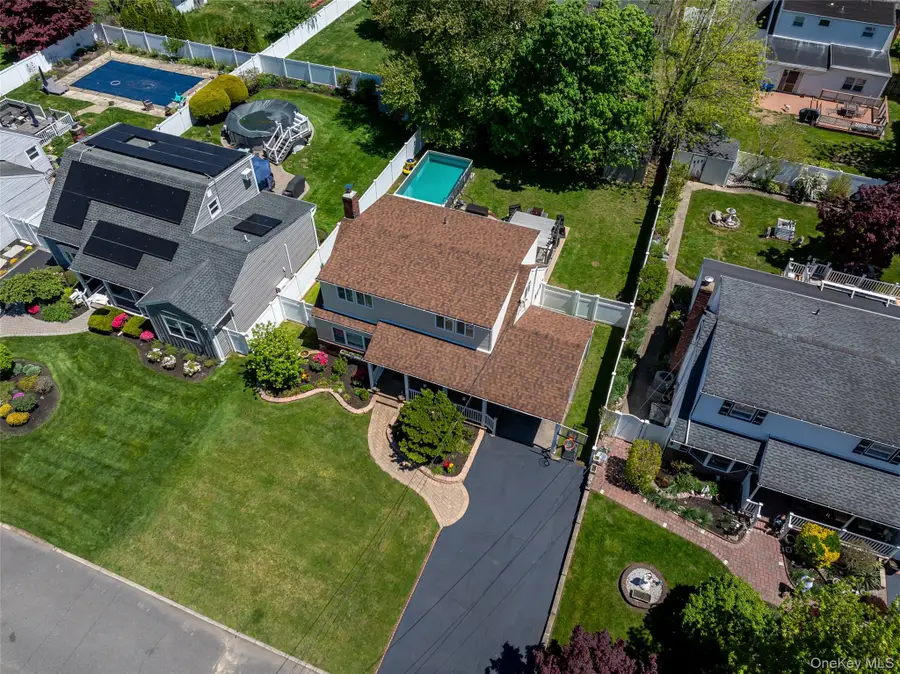 31 Jean Drive, North Babylon, NY 11703 - #2