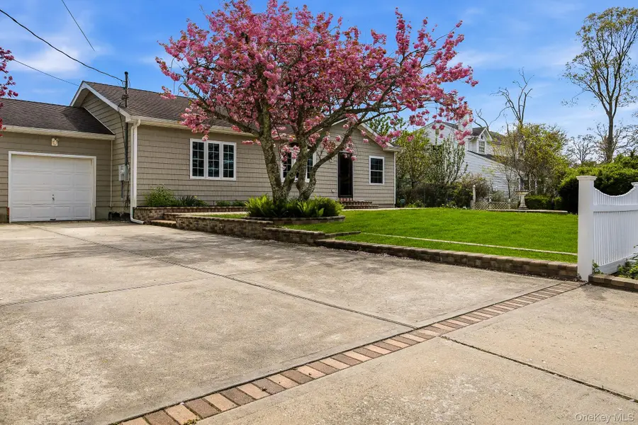 46 Lafayette Drive, Shirley, NY 11967 - #3