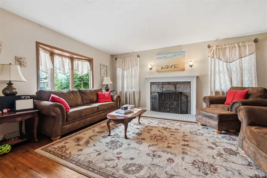 333 Jackson Avenue, West Hempstead, NY 11552 - #3