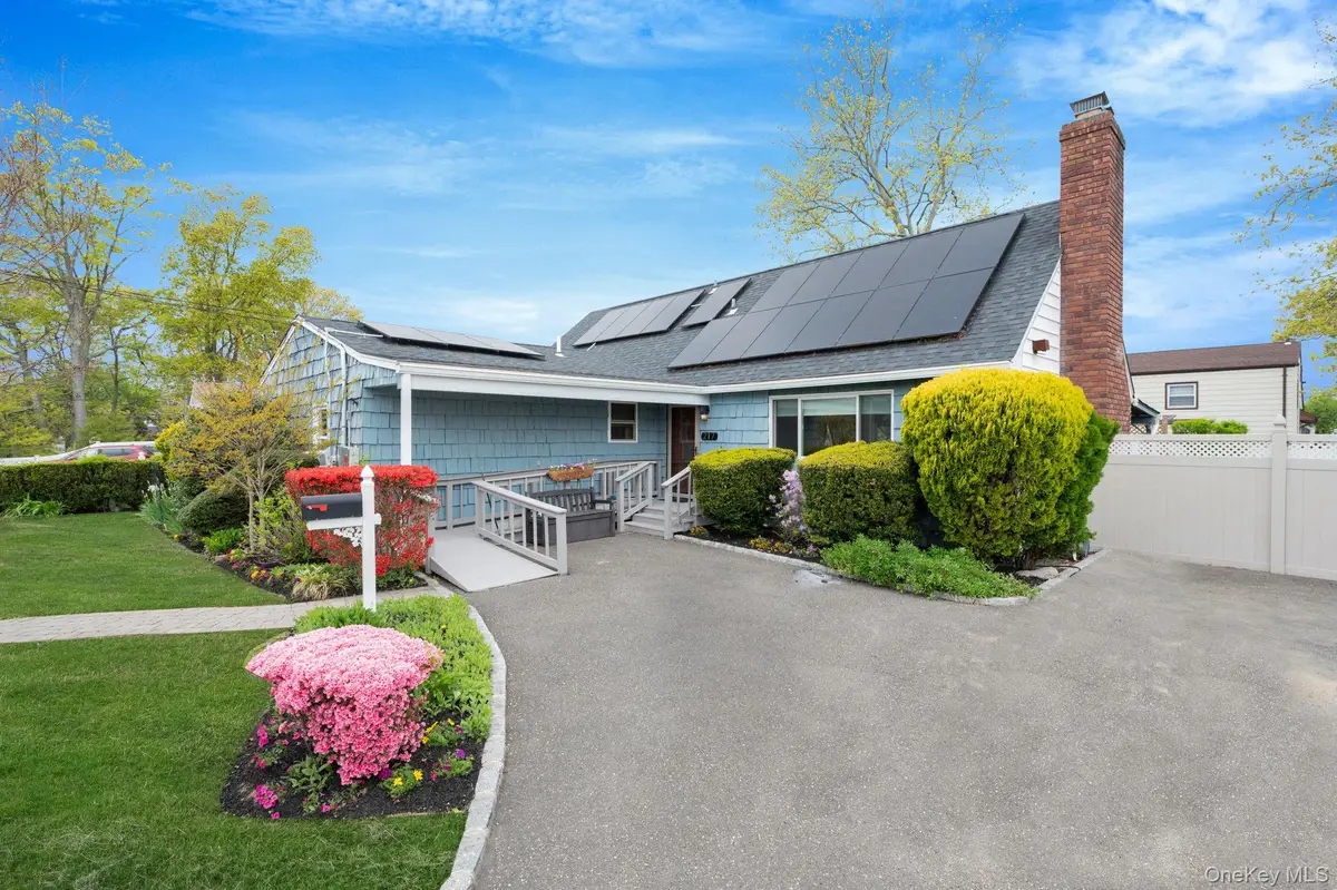 217 Abbington Court, Copiague, NY 11726 - #1
