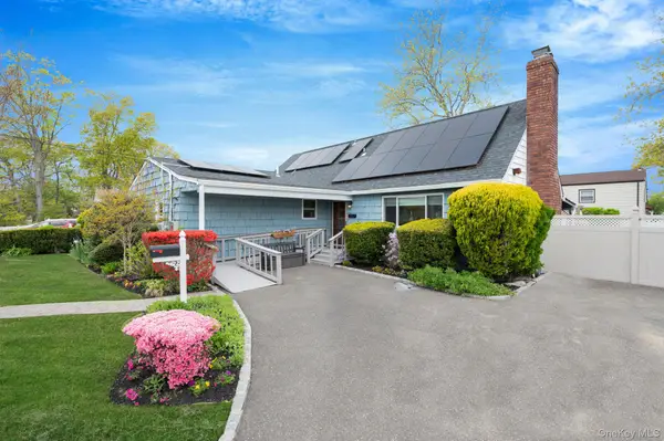 217 Abbington Court, Copiague, NY 11726