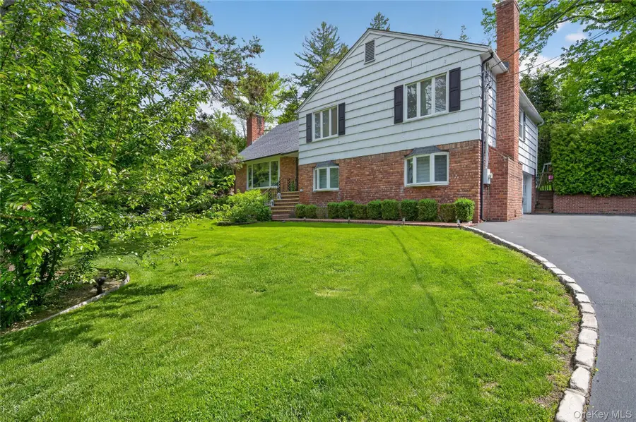 112 The Intervale, Roslyn Estates, NY 11576 - #2