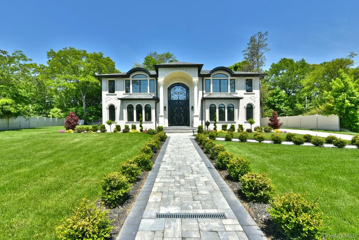 33 Parkway Drive, Roslyn Heights, NY 11577 - #1