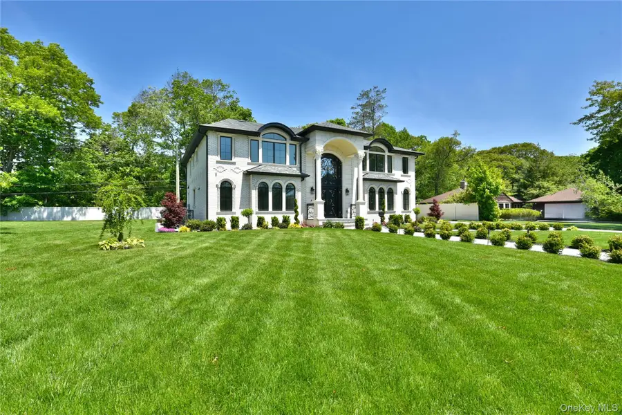 33 Parkway Drive, Roslyn Heights, NY 11577 - #3