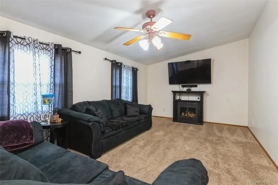 54 College Hills Drive, Farmingville, NY 11738 - #3
