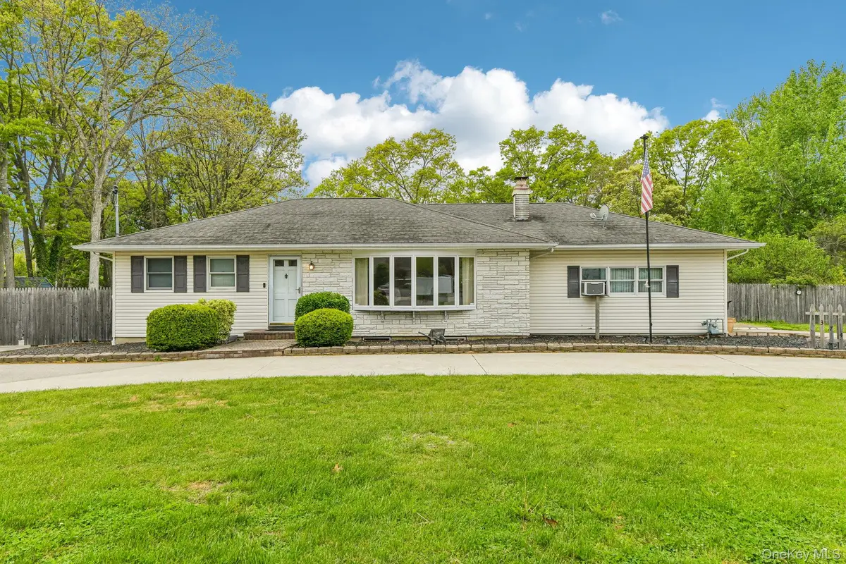 1374 Saxon Avenue, Bay Shore, NY 11706 - #1
