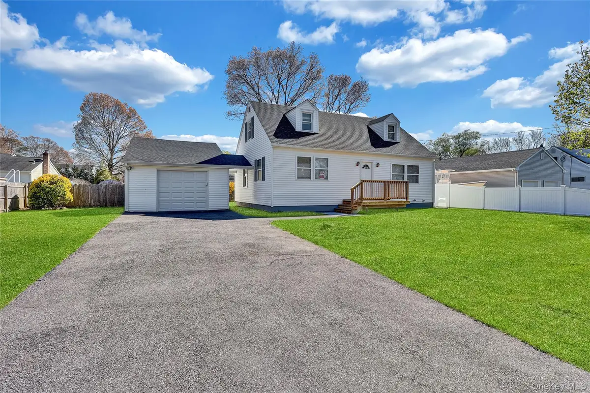 46 Rockledge Drive, Shirley, NY 11967 - #1