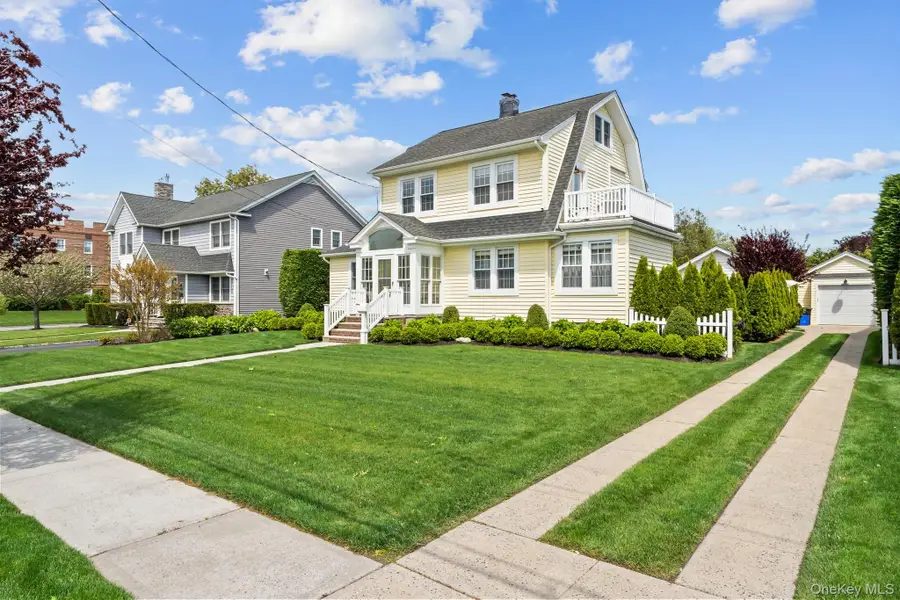 9 Hendrickson Avenue, Rockville Centre, NY 11570 - #3