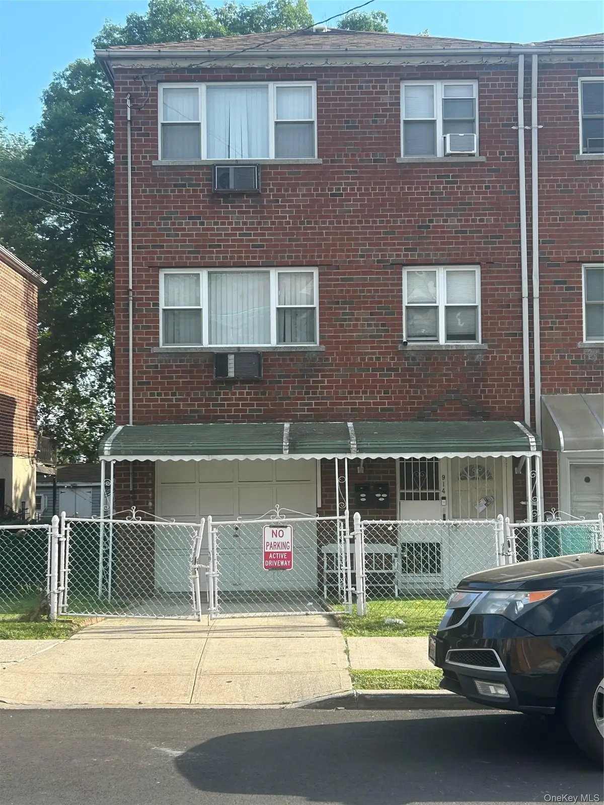 914 E 211th Street, Bronx, NY 10469 - #1