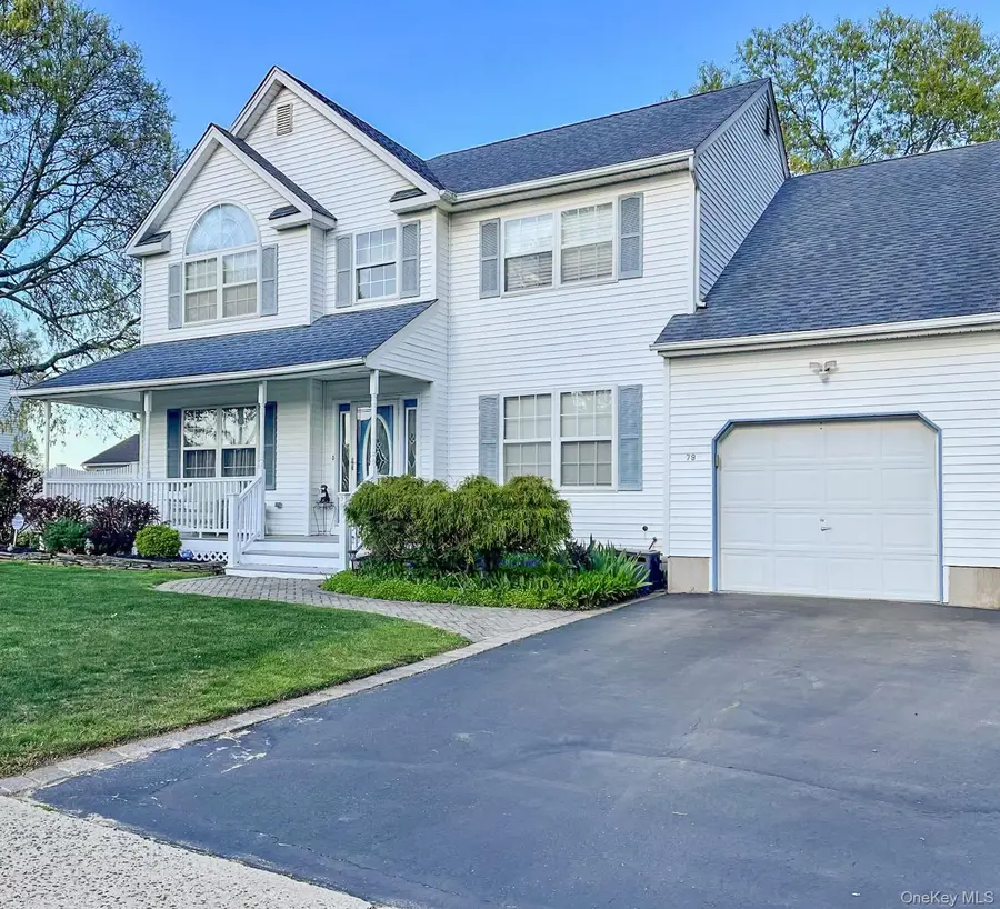 79 6th Avenue, Holtsville, NY 11742 - #2