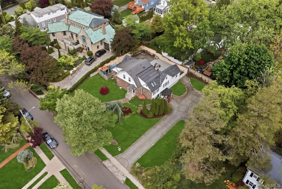 319 38th Road, Douglaston, NY 11363 - #3
