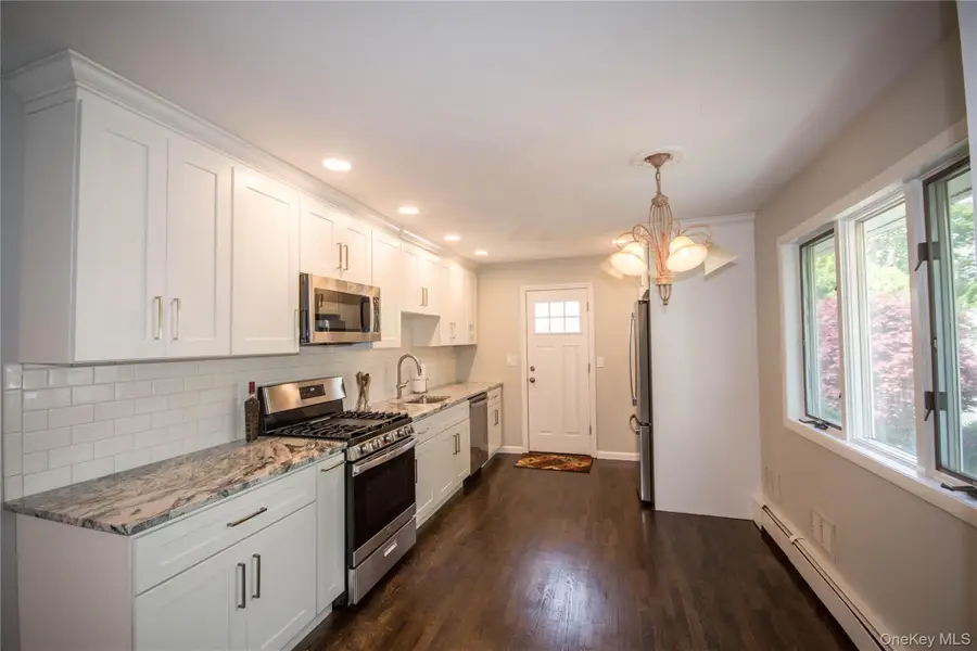25 Whitetail Lane, Commack, NY 11725 - #2