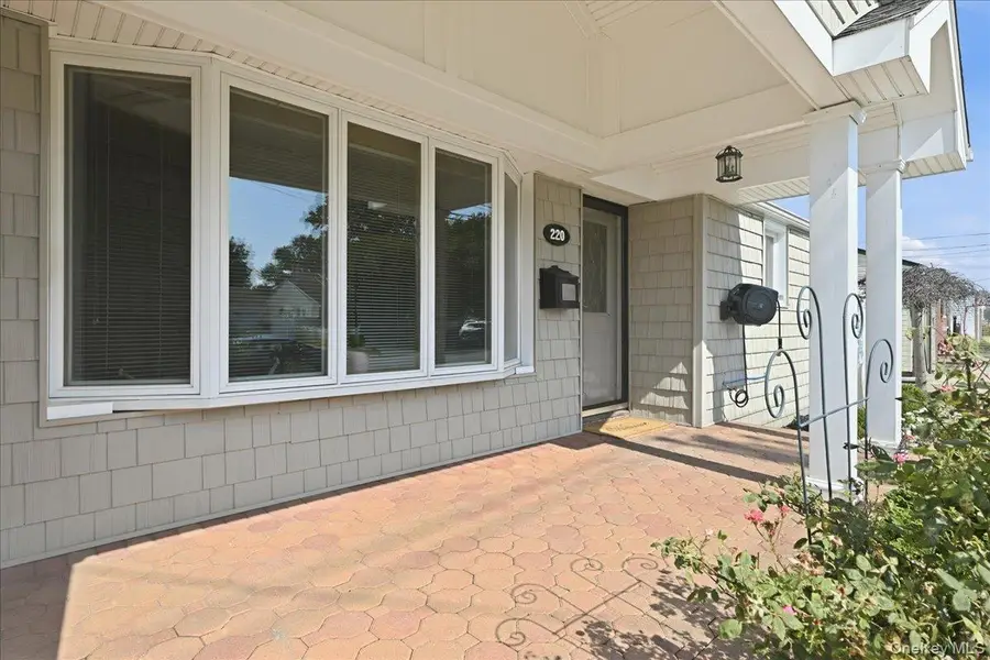 220 Eastlake Avenue, Massapequa Park, NY 11762 - #3