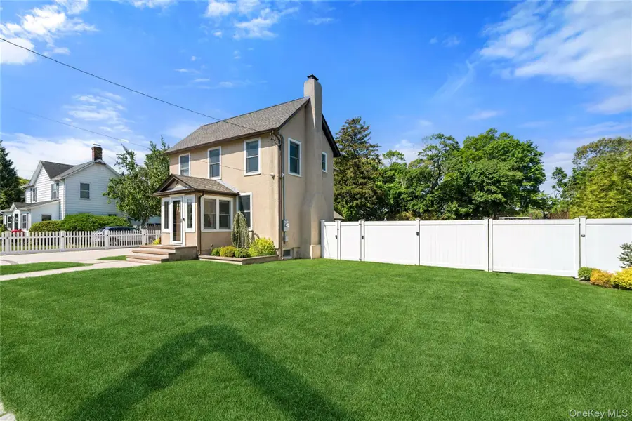16 West Street, West Islip, NY 11795 - #3