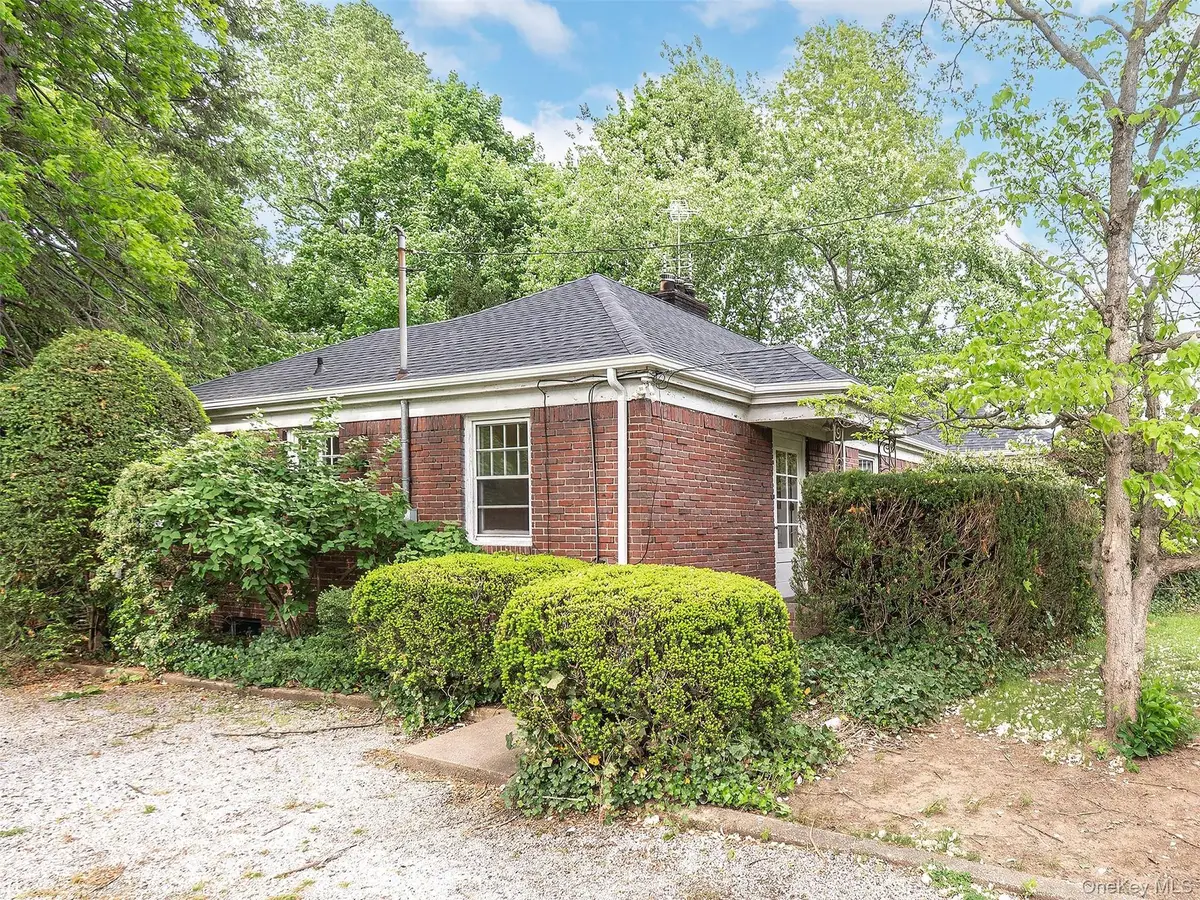87 Robinson Avenue, Glen Cove, NY 11542 - #1