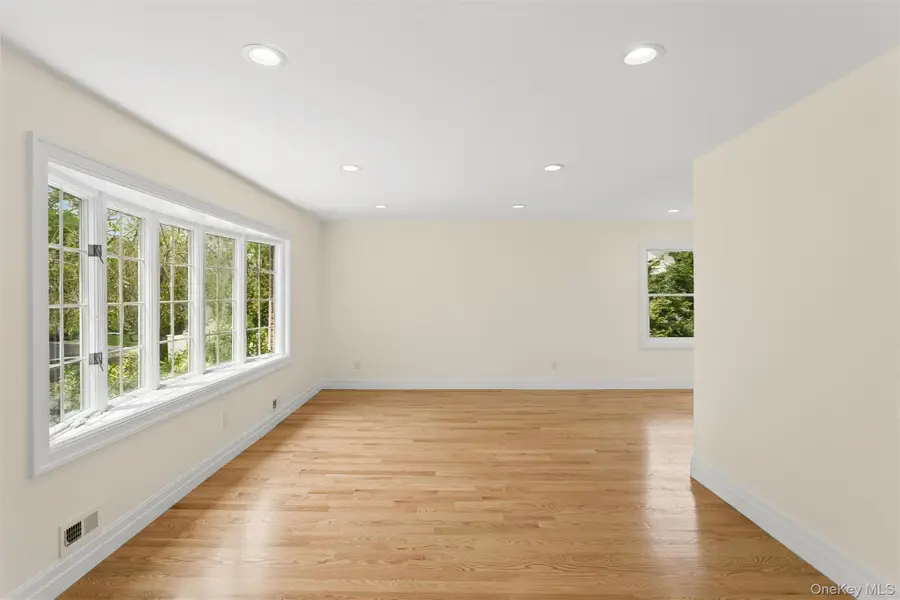 15 Locust Road, Old Bethpage, NY 11804 - #2