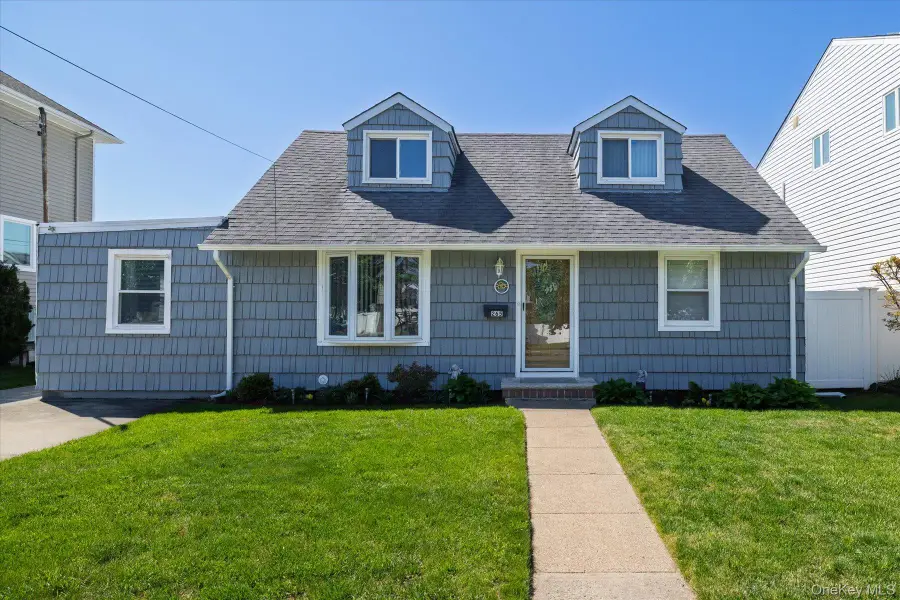 265 W Windsor Parkway, Oceanside, NY 11572 - #2