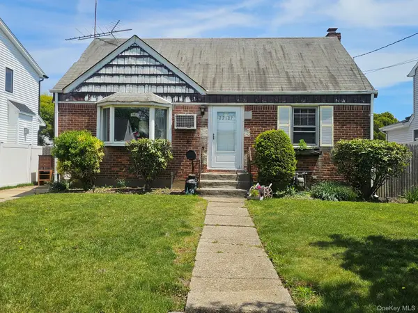 2207 Maple Street, Wantagh, NY 11793