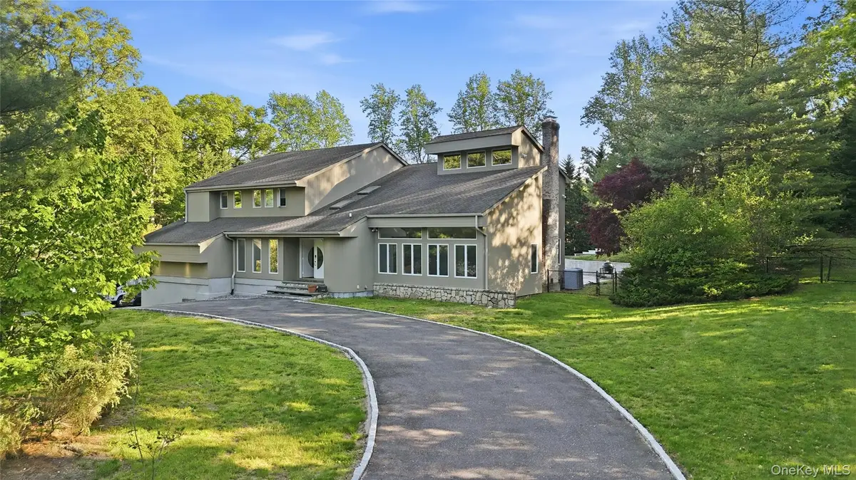 31 Sherwood Gate, Oyster Bay, NY 11771 - #1