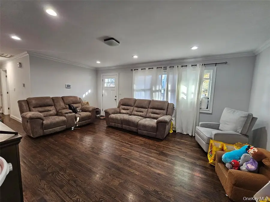 228 Hudson Avenue, Lake Grove, NY 11755 - #2