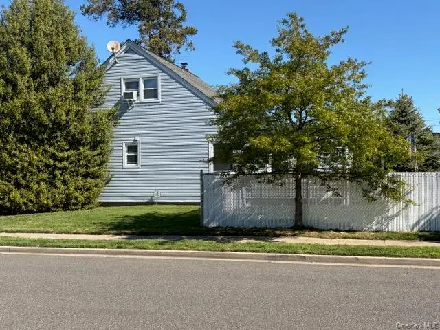 53 Edgeworth Street, Valley Stream, NY 11581 - #3