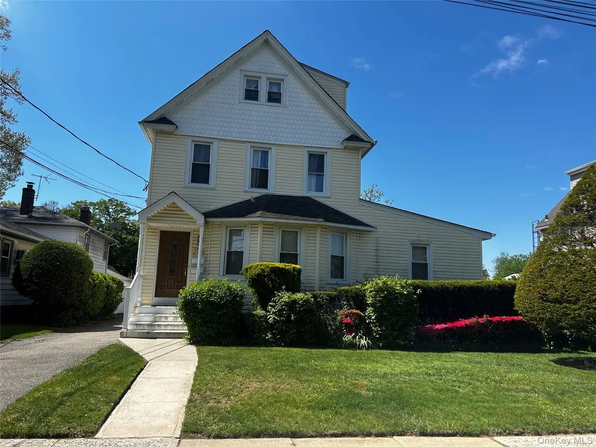 38 Wood Street, Lynbrook, NY 11563 - #1