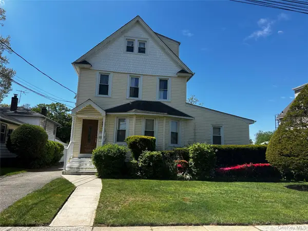 38 Wood Street, Lynbrook, NY 11563