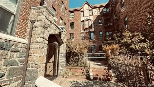 160-15 Powells Cove Boulevard #A101, Beechhurst, NY 11357