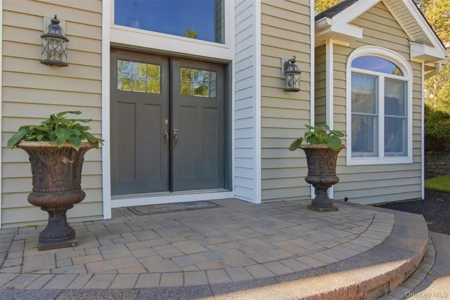 50 Cobbler Lane, Setauket, NY 11733 - #3