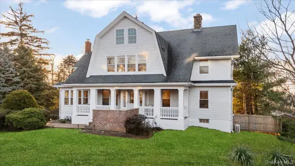 68 A Carlton Avenue, Port Washington, NY 11050