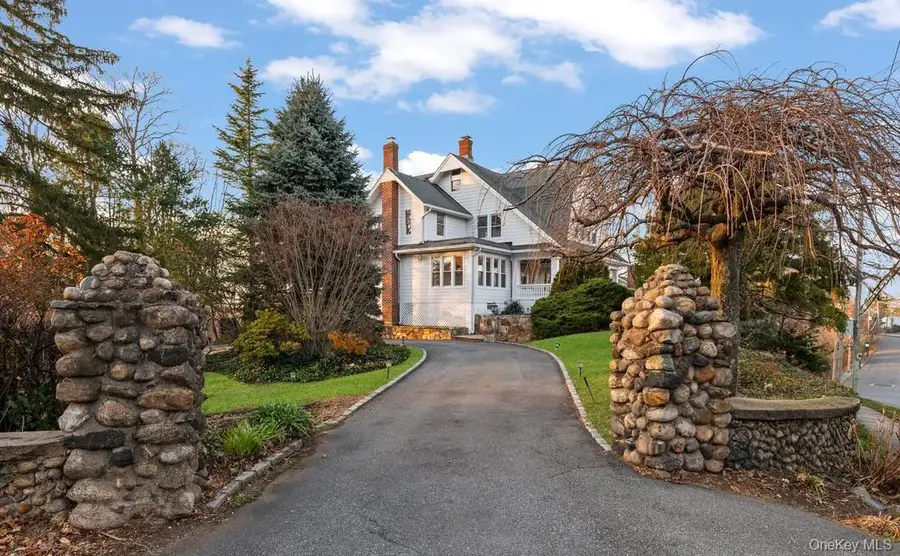 68 A Carlton Avenue, Port Washington, NY 11050 - #2