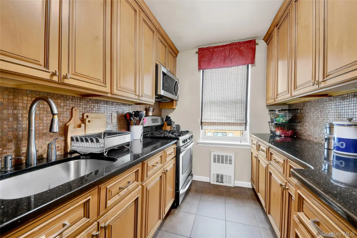 300 N Broadway #6L, Yonkers, NY 10701 - #1