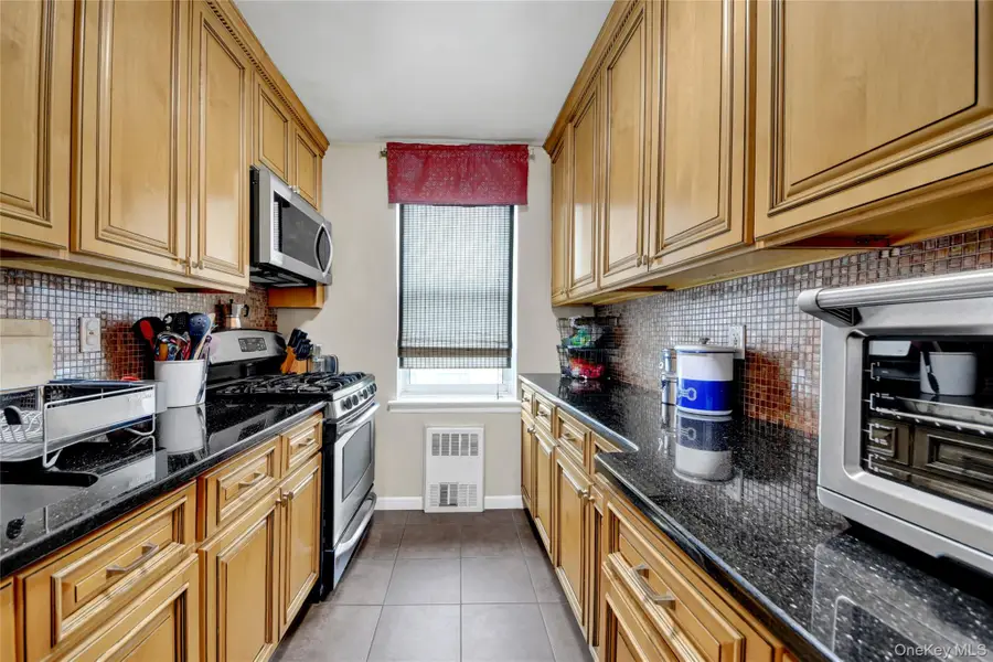 300 N Broadway #6L, Yonkers, NY 10701 - #3